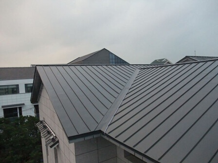 怎么保證金屬屋面防水質(zhì)量？